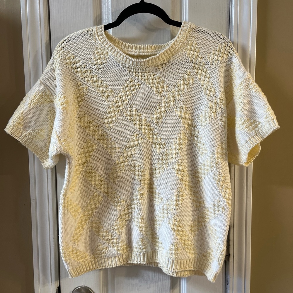 Vintage Light Short Sleeve Knit Sweater union made USA size Medium?